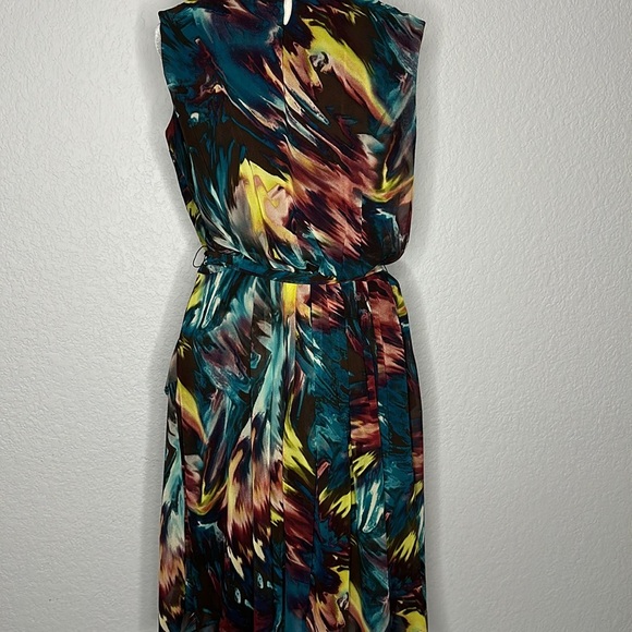 Multicolored Fit and Flare Abstract Print Sleeveless Dress 10 - Picture 6 of 10